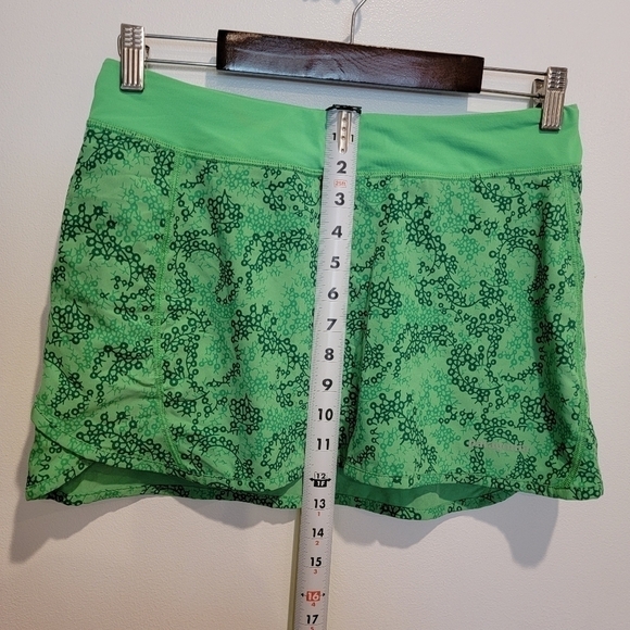 Patagonia Nine Trails Green Geometric Design Running Skirt Skort Tennis Size S - Picture 10 of 16